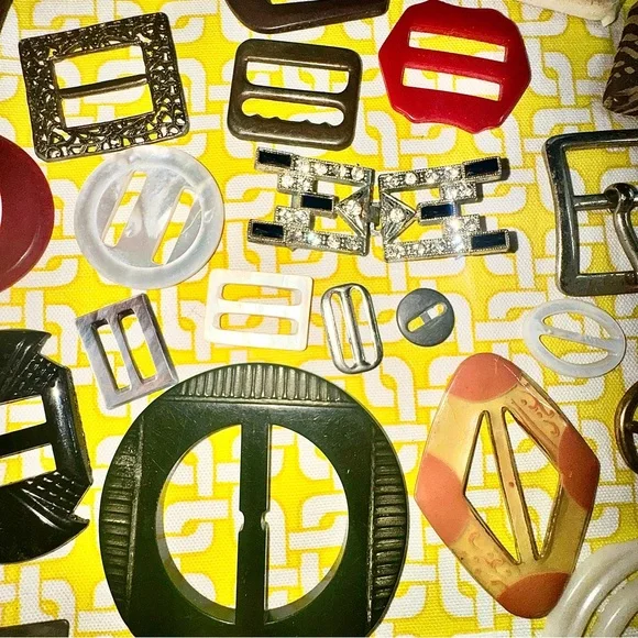 Bundle 87 VNT Belt Buckle Collection